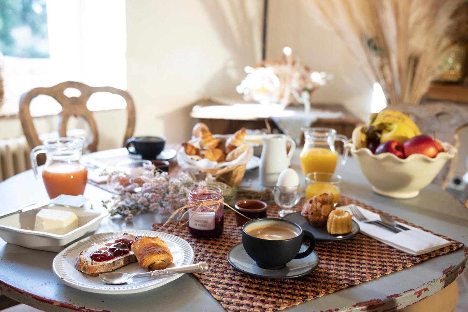 Commanderie De Peyrassol- Bastide De La Rouviere Homestay Flassans-sur-Issole
